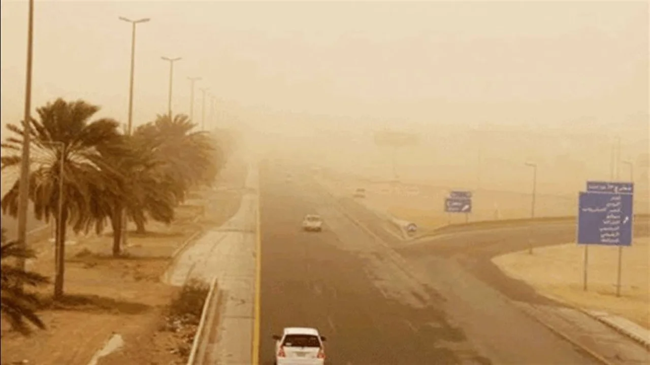 تقلبات جوية.. هبوب رياح مثيرة للرمال تضرب عدة مناطق خلال ساعات النهار